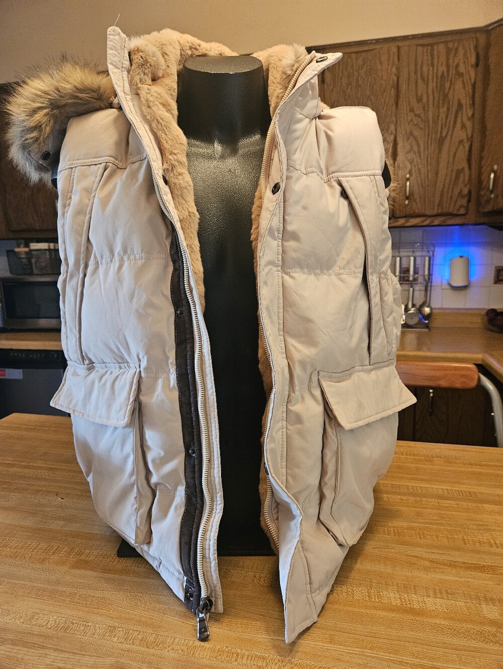 Jordan Craig Womens Beige Faux-Fur Lined Puffer Vest
